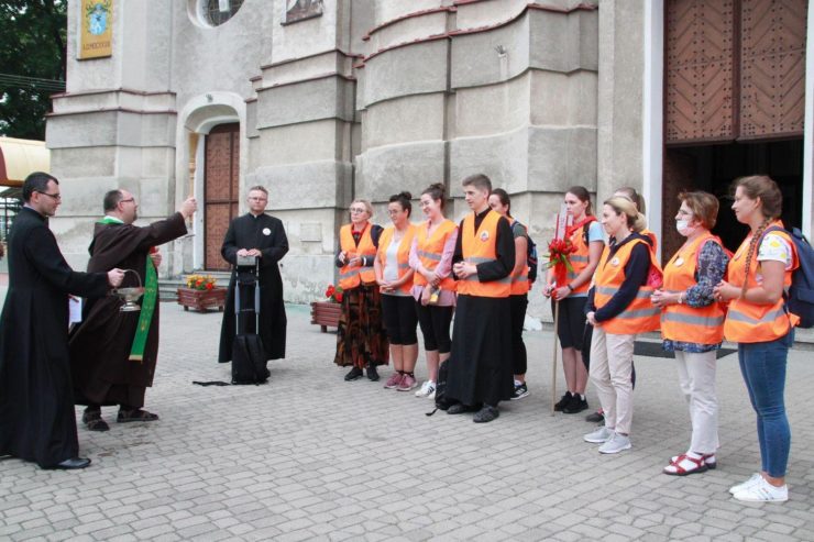 Grupa 14 C wyrusza na XL Piesza Podlaska Pielgrzymka na Jasną Górę.